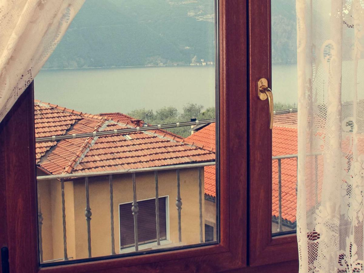 B&B Tina Monte Isola Exterior foto